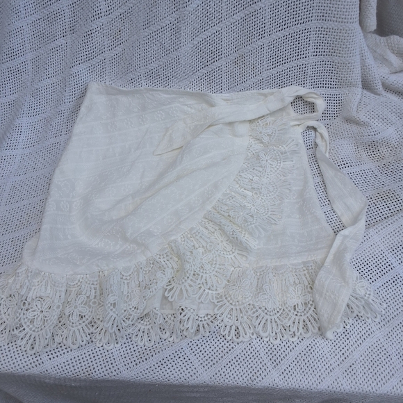 Saints Secrets white lace Faux wrap skirt S - Picture 11 of 12